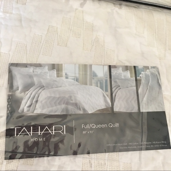 Tahari Bedding Tahari Full Queen White Quilt Set Poshmark